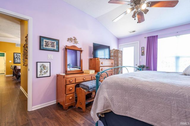 3707 E Barrington Dr Apt 305, Bloomington, IN 47408