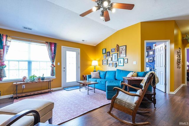 3707 E Barrington Dr Apt 305, Bloomington, IN 47408