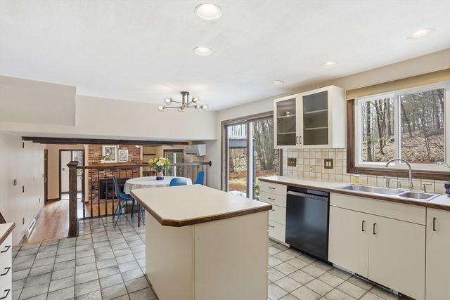 76 Tenney Road, Westford, MA 01886