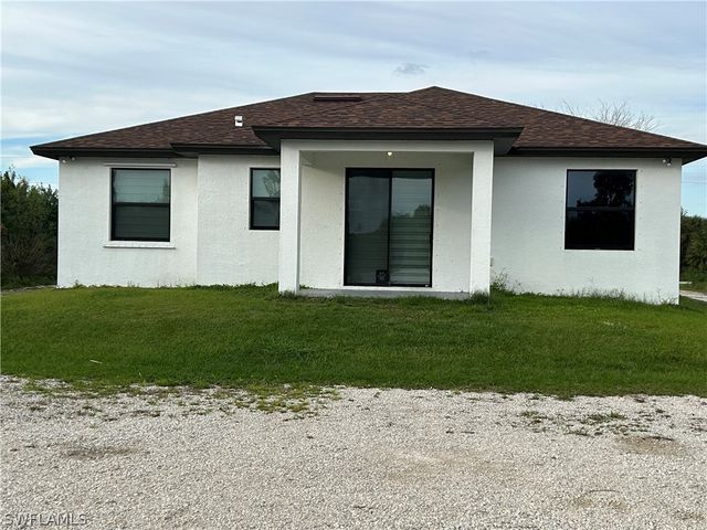 490 37th AVE NW, Naples, FL 34120