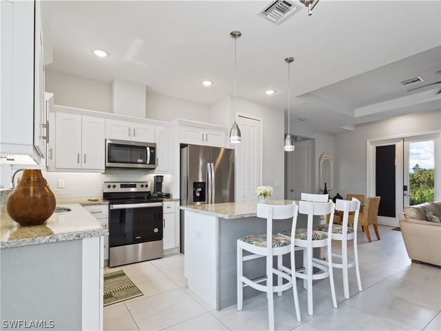 490 37th AVE NW, Naples, FL 34120