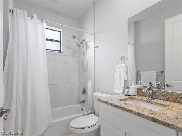 490 37th AVE NW, Naples, FL 34120