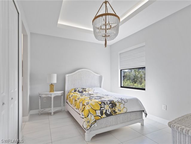 490 37th AVE NW, Naples, FL 34120