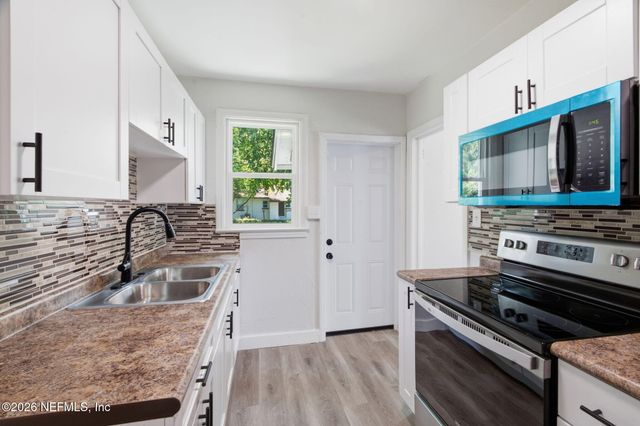 7060 MARVIN Avenue, Jacksonville, FL 32208