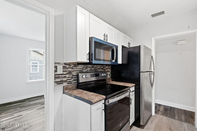 7060 MARVIN Avenue, Jacksonville, FL 32208