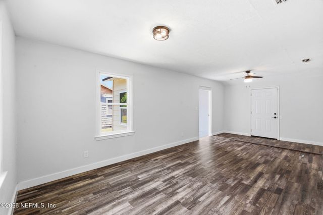 7060 MARVIN Avenue, Jacksonville, FL 32208