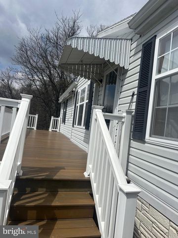 374 W CEDAR ST, Palmyra, PA 17078