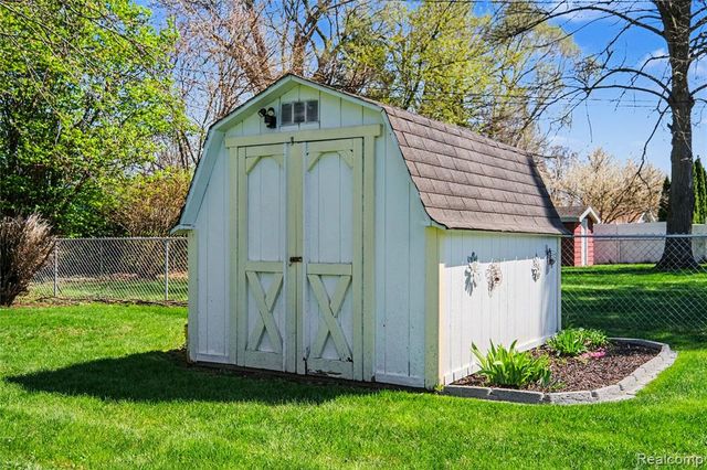 4459 Sunderland Place, Flint, MI 48507