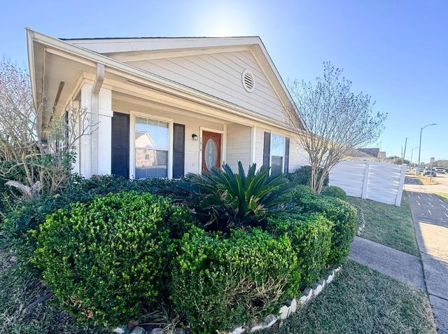 1639 Nichole Woods Drive, Houston, TX 77047