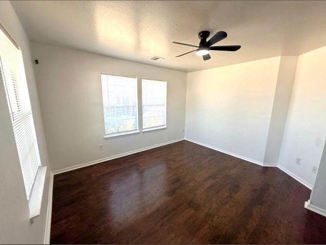 1639 Nichole Woods Drive, Houston, TX 77047