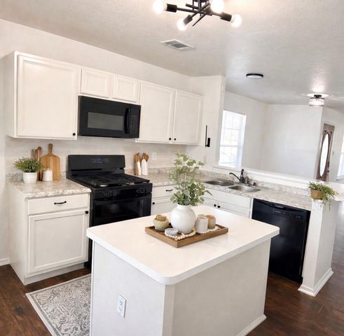 1639 Nichole Woods Drive, Houston, TX 77047