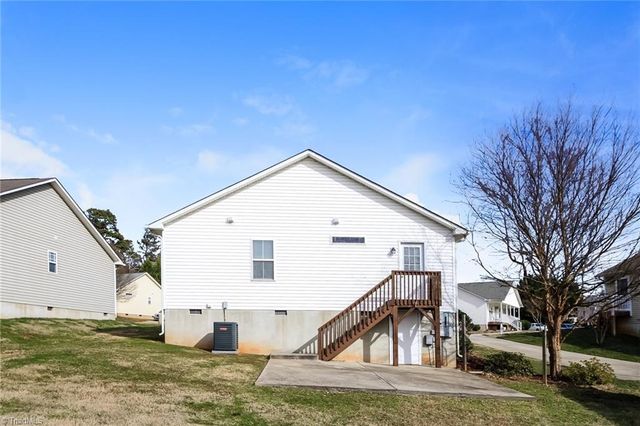 490 Mae Stone Drive, Kernersville, NC 27284