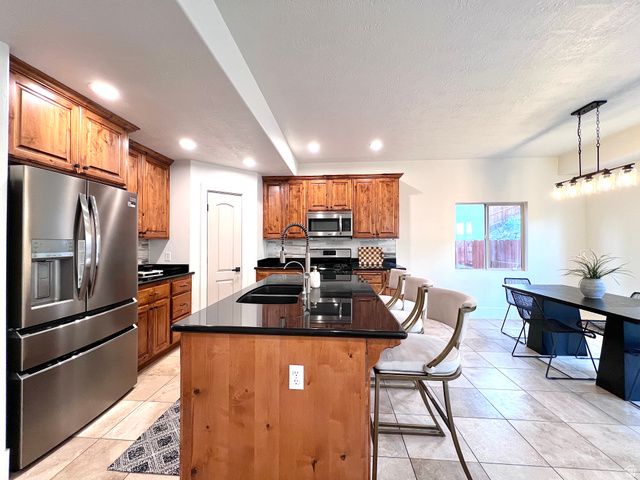 1918 W WOODVIEW DR, Lehi, UT 84048
