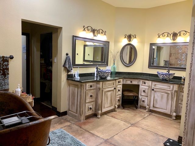 9700 Lark Lane, Fort Worth, TX 76179