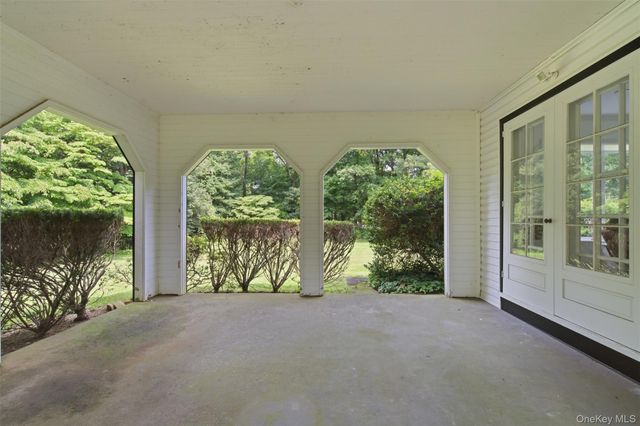 897 Ripley Lane, Muttontown, NY 11771