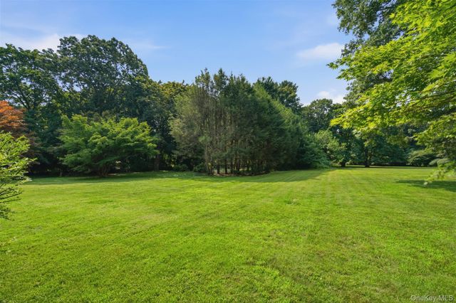 897 Ripley Lane, Muttontown, NY 11771
