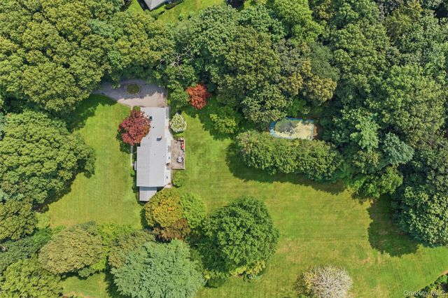 897 Ripley Lane, Muttontown, NY 11771
