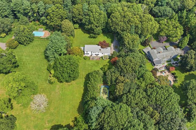 897 Ripley Lane, Muttontown, NY 11771