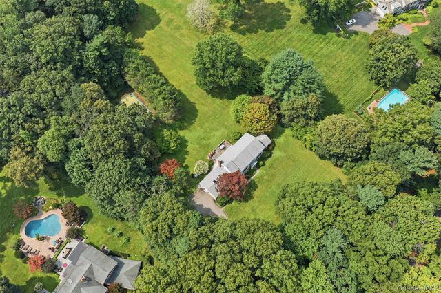 897 Ripley Lane, Muttontown, NY 11771