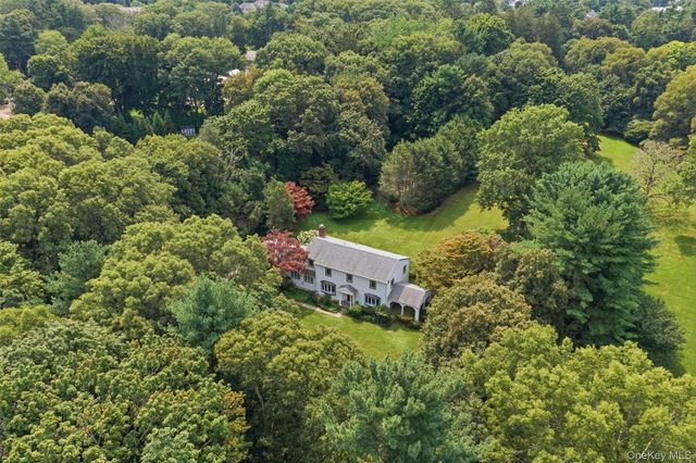 897 Ripley Lane, Muttontown, NY 11771