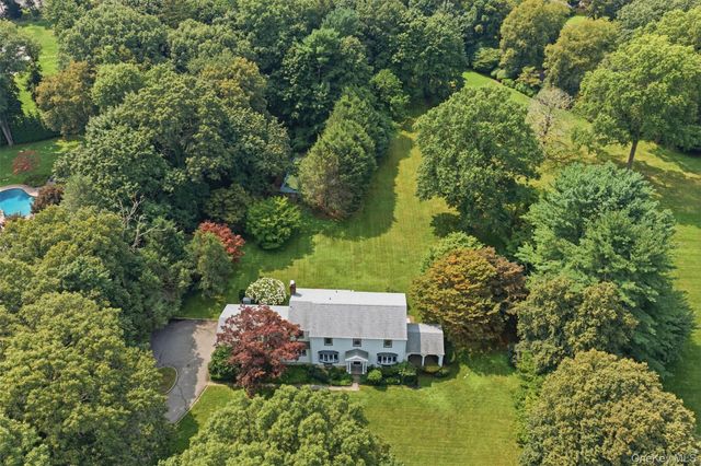 897 Ripley Lane, Muttontown, NY 11771