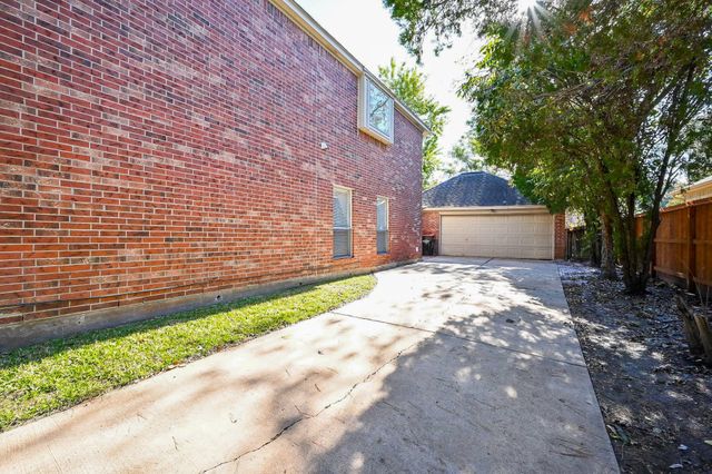 9731 New Kent Drive, Sugar Land, TX 77498