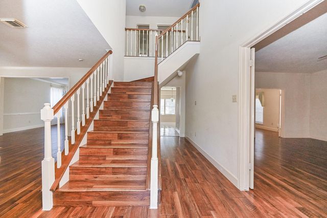 9731 New Kent Drive, Sugar Land, TX 77498