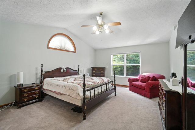 1899 Creeks Crossing Court, Grove City, OH 43123
