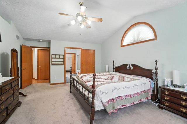 1899 Creeks Crossing Court, Grove City, OH 43123