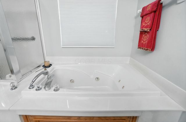 1899 Creeks Crossing Court, Grove City, OH 43123