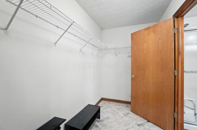 1899 Creeks Crossing Court, Grove City, OH 43123