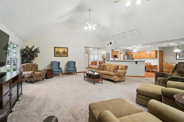 1899 Creeks Crossing Court, Grove City, OH 43123