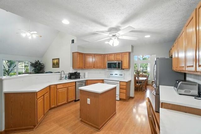 1899 Creeks Crossing Court, Grove City, OH 43123