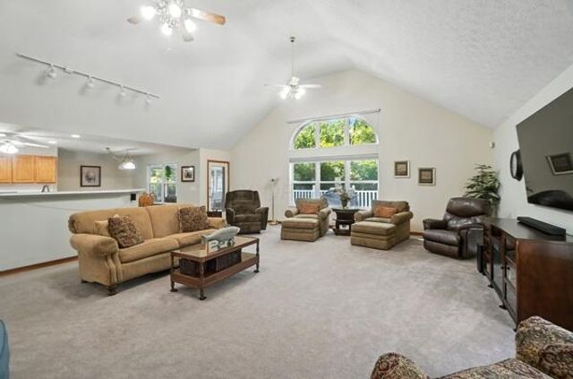 1899 Creeks Crossing Court, Grove City, OH 43123