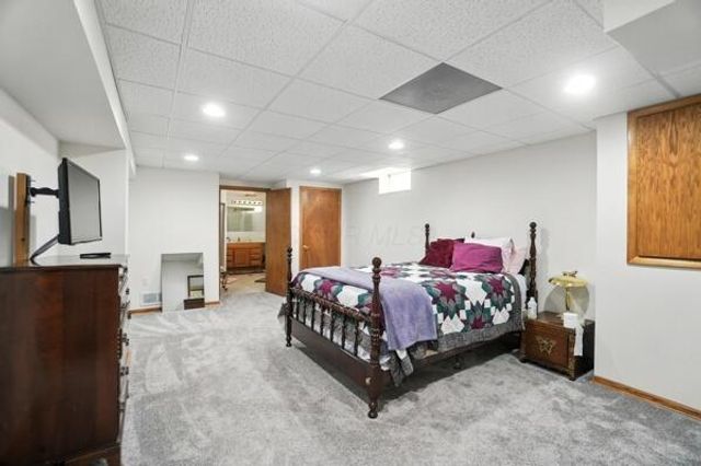 1899 Creeks Crossing Court, Grove City, OH 43123