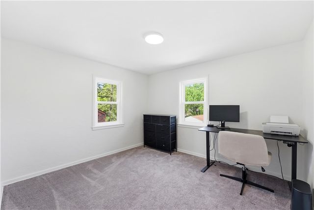 51 Greenlee Rd, Brentwood, PA 15227