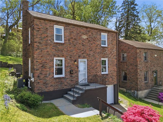 51 Greenlee Rd, Brentwood, PA 15227