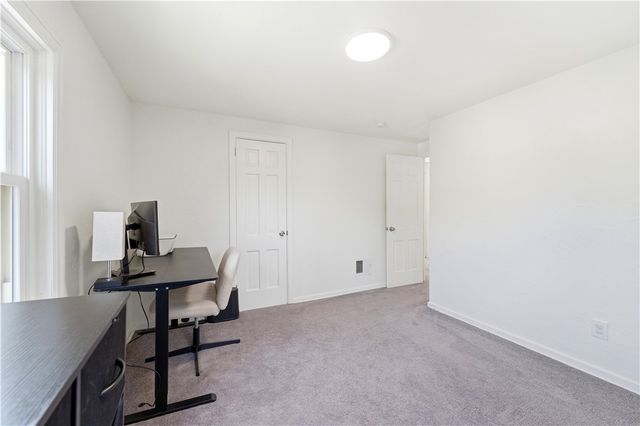 51 Greenlee Rd, Brentwood, PA 15227