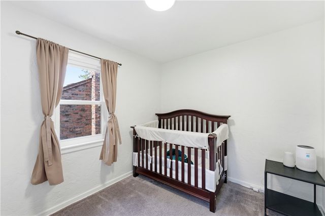 51 Greenlee Rd, Brentwood, PA 15227