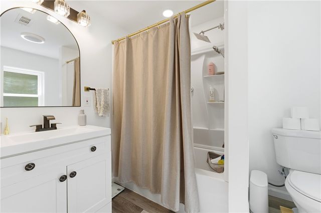 51 Greenlee Rd, Brentwood, PA 15227