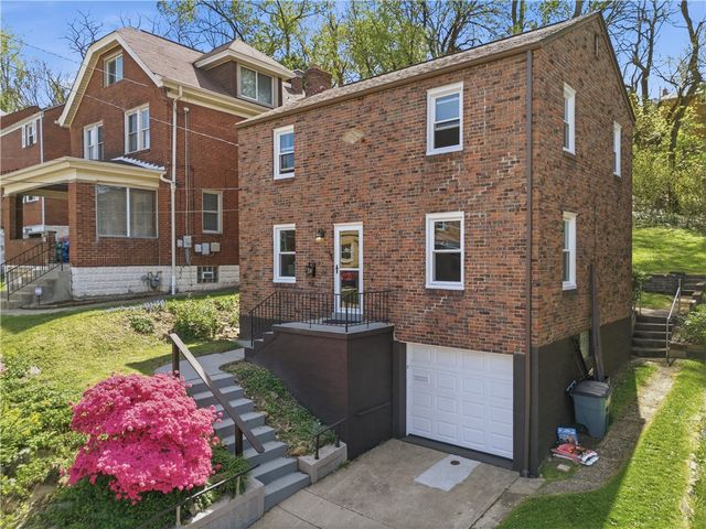 51 Greenlee Rd, Brentwood, PA 15227