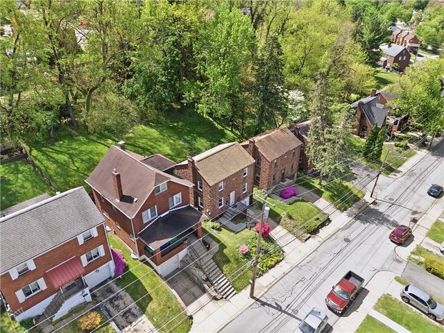 51 Greenlee Rd, Brentwood, PA 15227
