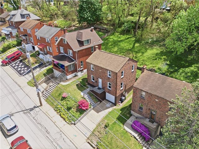 51 Greenlee Rd, Brentwood, PA 15227