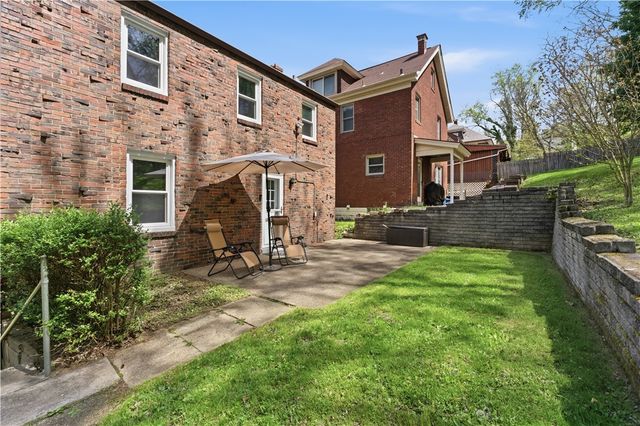 51 Greenlee Rd, Brentwood, PA 15227