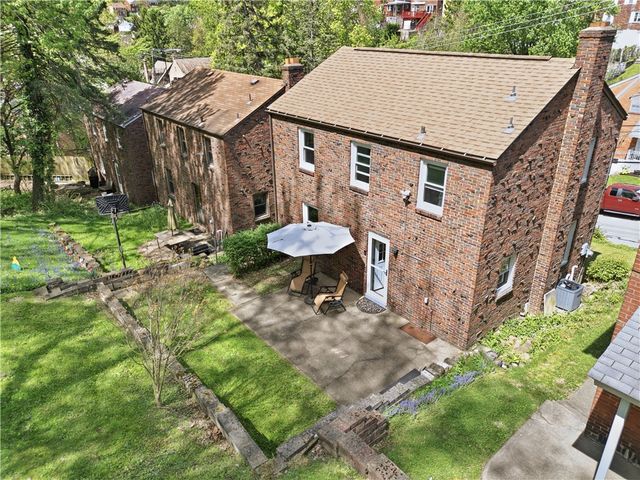 51 Greenlee Rd, Brentwood, PA 15227