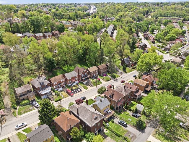51 Greenlee Rd, Brentwood, PA 15227