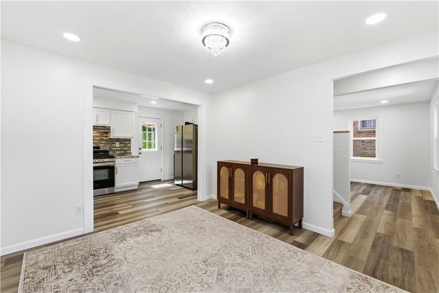 51 Greenlee Rd, Brentwood, PA 15227