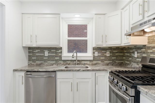 51 Greenlee Rd, Brentwood, PA 15227