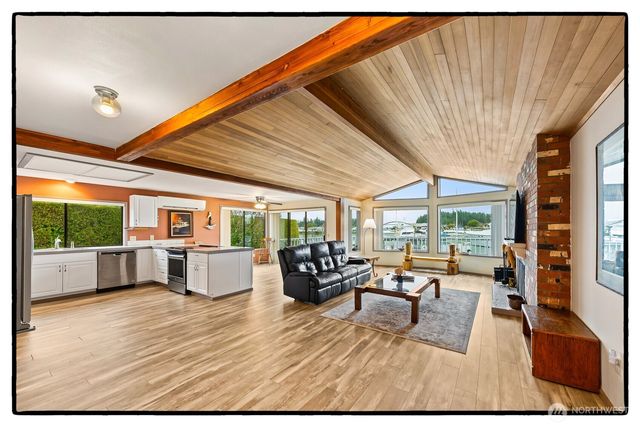 858 Kalispell Drive, La Conner, WA 98257