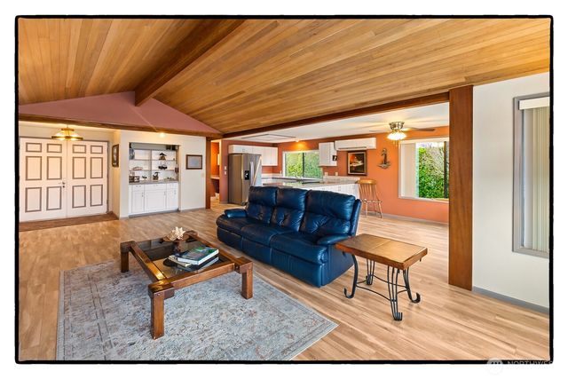 858 Kalispell Drive, La Conner, WA 98257